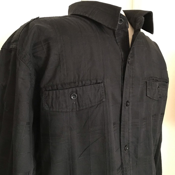 Lost Shirt~Black Button Down / Host Pick - Picture 10 of 11